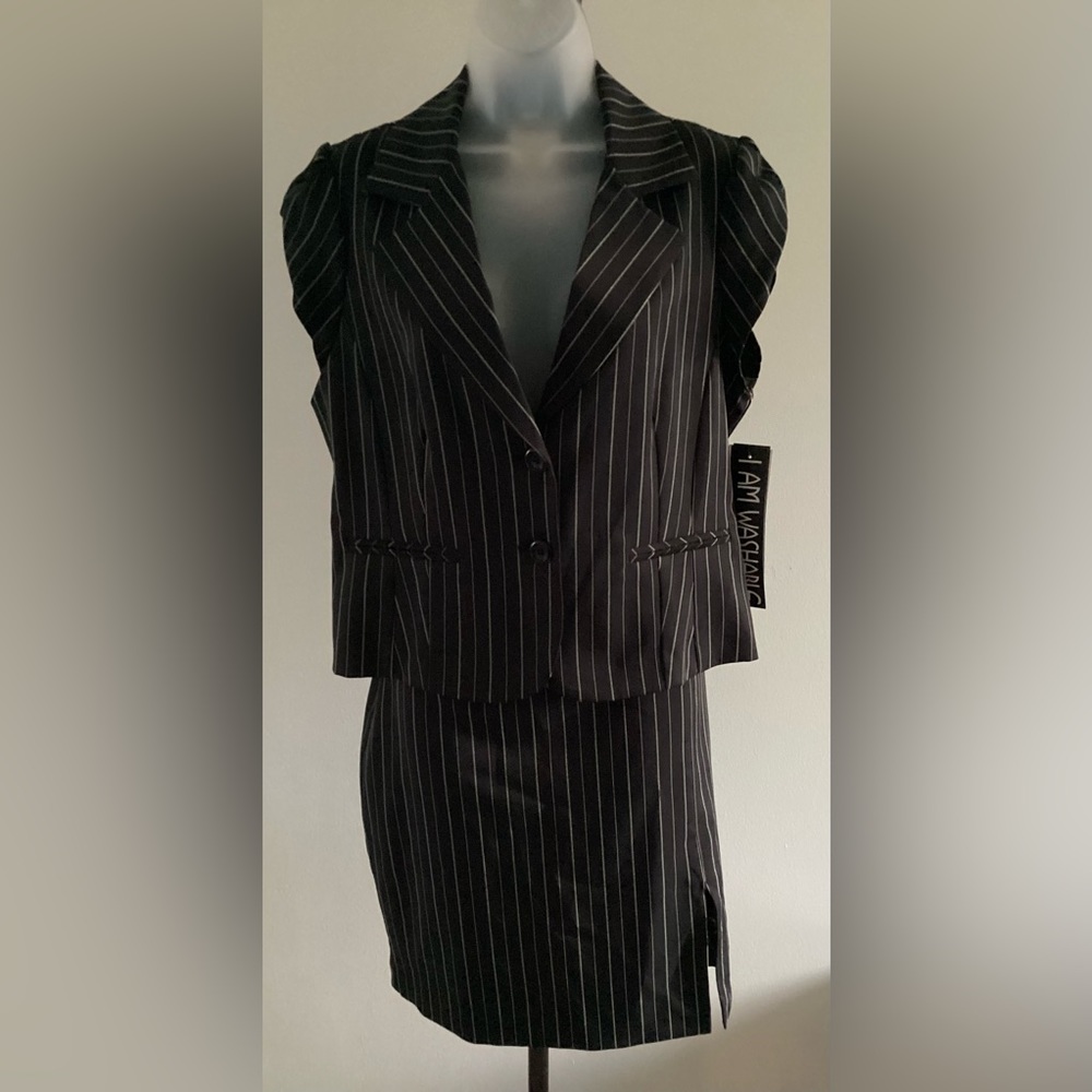 Snap Women’s Blouse And Skirt Size 11